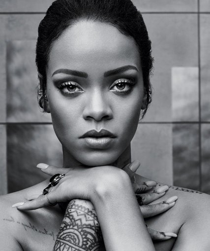 Rihanna'nın Çok Konuşulan Koltuk Pozu - 3