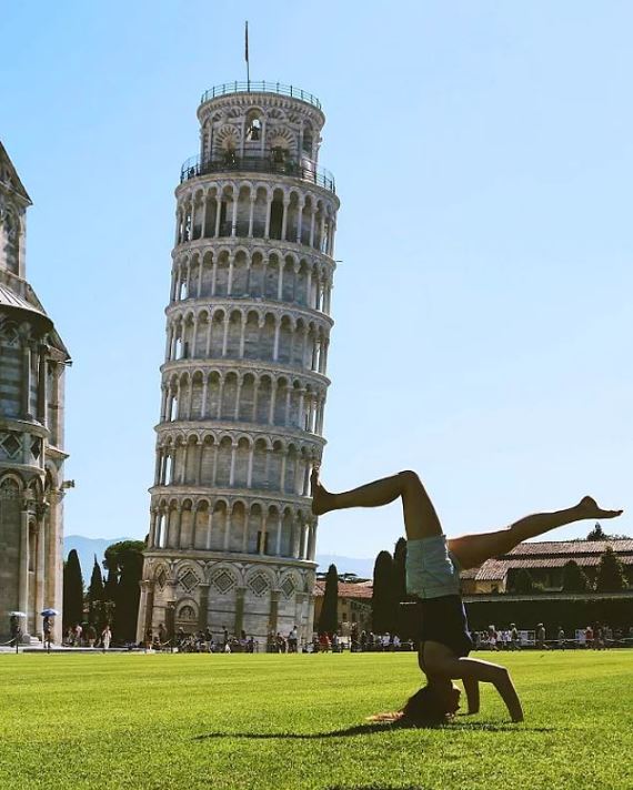 'Pisa Kulesi ile Poz Vermek Klişe' Diyenlere İnat Yaratıcı Turistlerden 15 Havalı Fotoğraf - 4