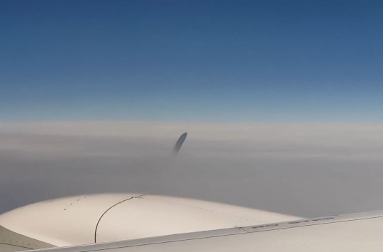 Uçakla Seyahat Ederken Ufo Görüntüleyen Kadın